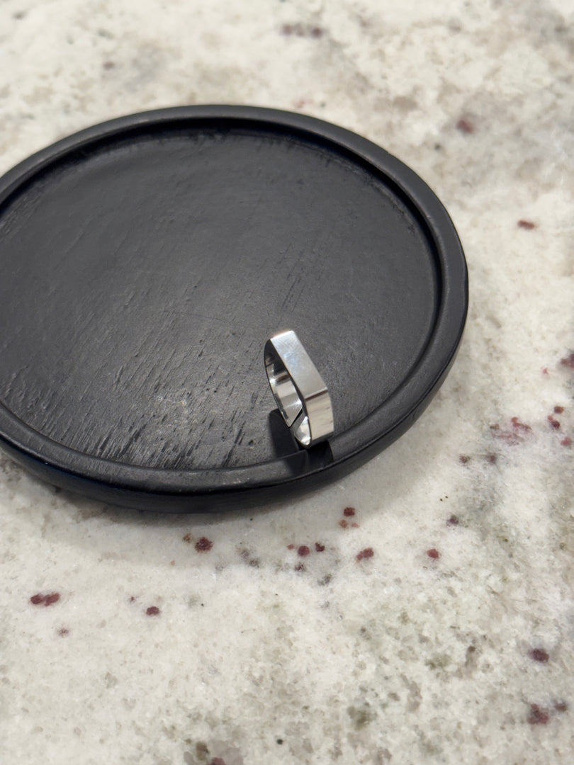 Men’s Stainless Steel Glossy Ring – Sleek, Waterproof & Non-Fading