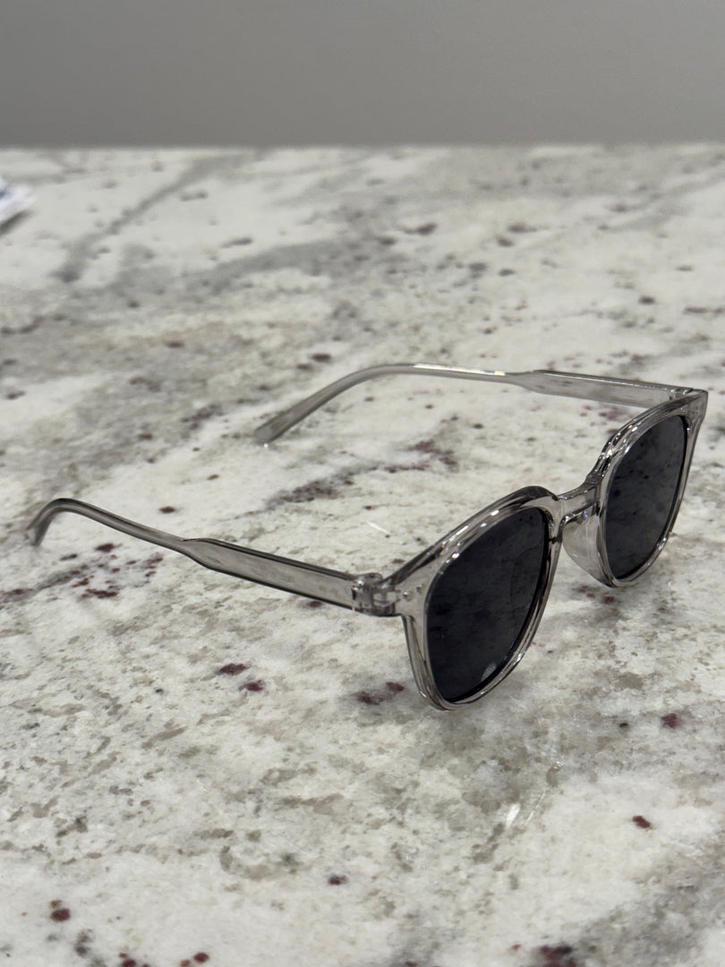 Gray Plastic Frame Sunglasses with Gray Lenses – Subtle & Sophisticated