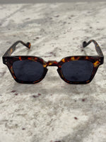 Load image into Gallery viewer, Animal Print Frame Sunglasses with Black Lenses – Bold & Timeless