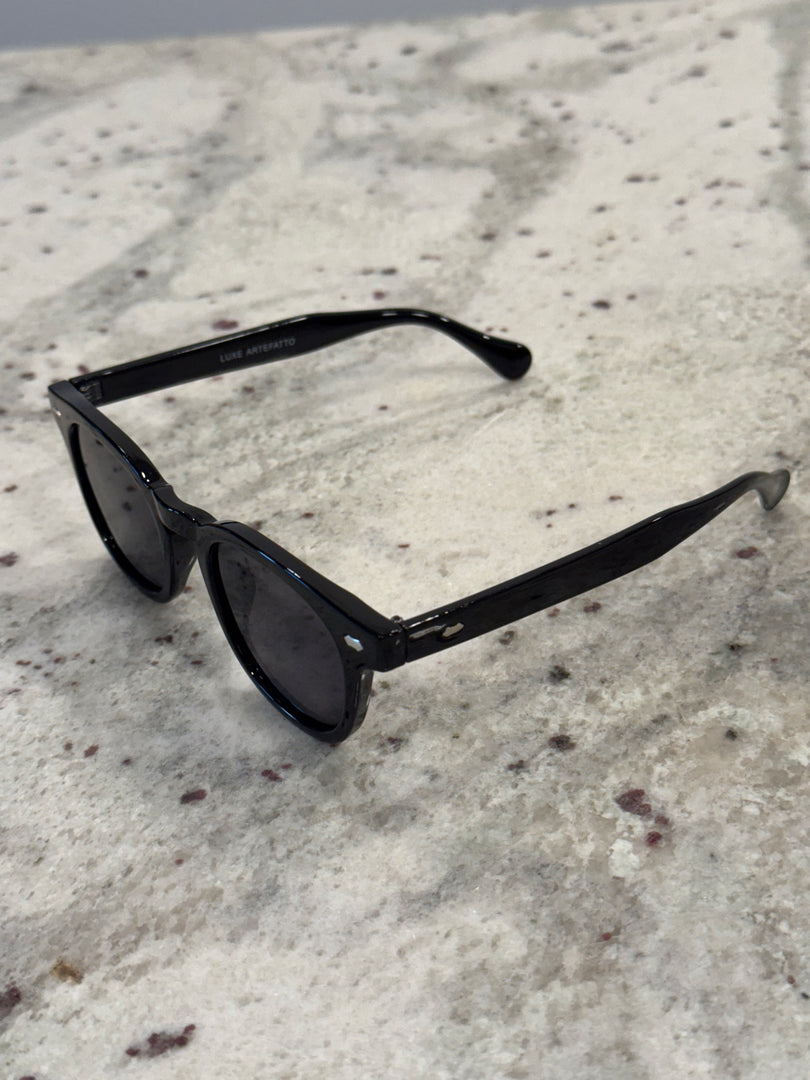 Black Frame Sunglasses with Metal Detail & Black Lenses – Luxe Artefatto