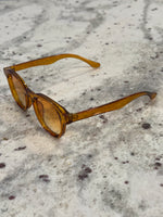 Load image into Gallery viewer, Brown Cloud Frame Sunglasses with Caramel Gradient Lenses – Luxe Artefatto