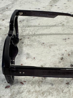 Load image into Gallery viewer, Square Black Frame Sunglasses with Green Lenses – Luxe Artefatto