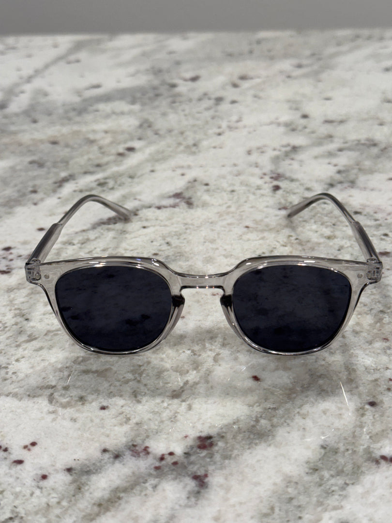 Gray Plastic Frame Sunglasses with Gray Lenses – Subtle & Sophisticated