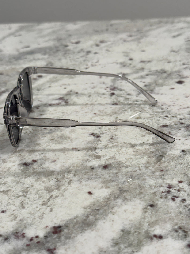 Gray Plastic Frame Sunglasses with Gray Lenses – Subtle & Sophisticated